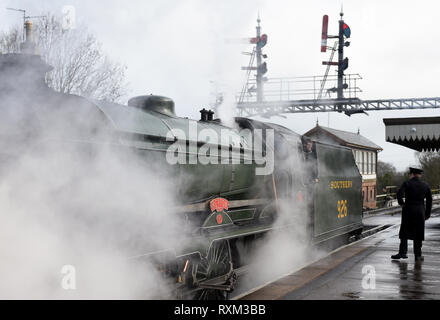 Steam locomotive 926 Repton on the platford at Wansford during the Southern Steam event at the Nene Valley Railway, Wansford Station, Stibbington, Peterborough. Stock Photo