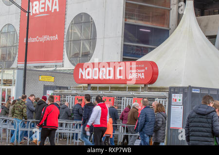 Media Markt Amsterdam Arena B.V., Shopping at Media Markt..…
