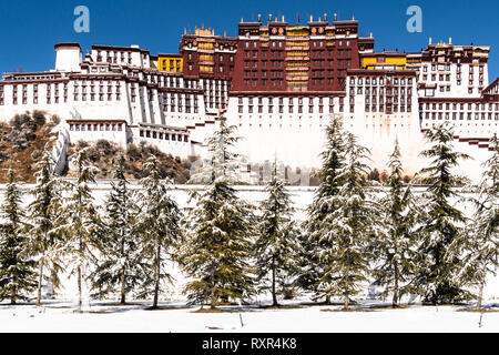 The famous Potala palace on a sunny winter day in Lhasa in Tibet, China. Stock Photo