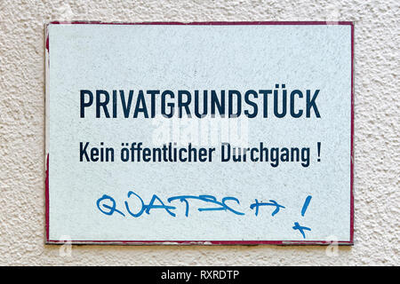 Sign with the inscription 'Private property, no public passage' Stock Photo