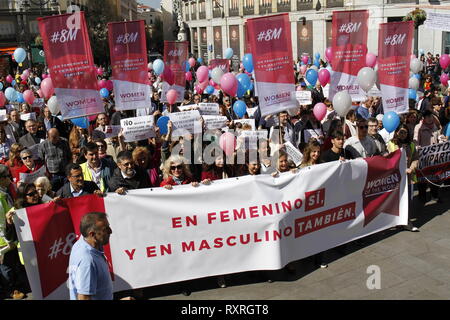 Madrid, Madrid, Spain. 10th Mar, 2019. Protesters are seen holding a banner, balloons and placards during the protest.Women of the world and other platforms organised a feminist Protest under the Slogan of 'En femenino si y en masculino también'' (yes in female and in male too) two days after 8th demonstration due to the International WomenÂ´s day in Madrid Credit: Rafael Bastante/SOPA Images/ZUMA Wire/Alamy Live News Stock Photo
