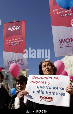 Madrid, Madrid, Spain. 10th Mar, 2019. A woman seen holding a placard during the protest.Women of the world and other platforms organised a feminist Protest under the Slogan of 'En femenino si y en masculino también'' (yes in female and in male too) two days after 8th demonstration due to the International WomenÂ´s day in Madrid Credit: Rafael Bastante/SOPA Images/ZUMA Wire/Alamy Live News Stock Photo