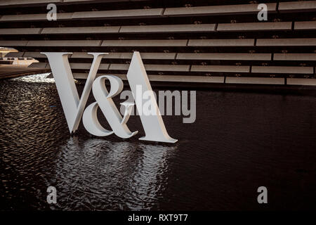 The floating sign next to the entrance of the V&A Museum in Dundee Stock Photo