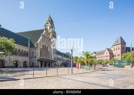 View of the Metz train station with the post office building in the background Stock Photo