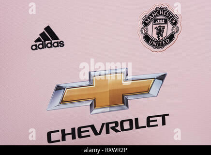 Pink man united kit hi-res stock photography and images - Alamy