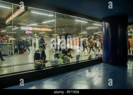 Madrid, Spain. 11th Mar, 2019. Wreath flower crown  in the mausoleum place as a tribute of those affected by the terrorist attack in 2004. Homage to the victims of 11 terrorism atack 2004 the atocha train station in Madrid, Spain Credit: Alberto Sibaja Ramírez/Alamy Live News Stock Photo