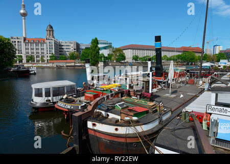 Historischer Hafen, Museumsschiffe, Ausstellung, Fischerinsel, Mitte, Berlin, Deutschland Stock Photo