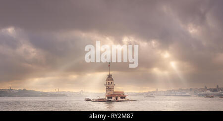 Maiden Tower in Bosphorus strait Istanbul, Turkey Stock Photo