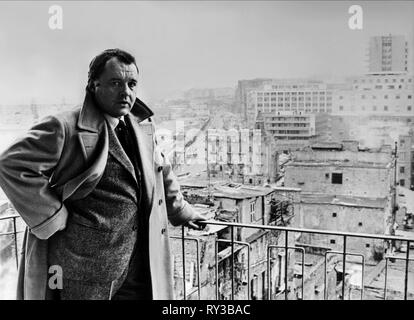 ROD STEIGER, HANDS OVER THE CITY, 1963 Stock Photo