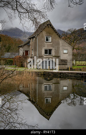 Pier Cottage Stock Photo Alamy
