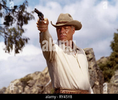 GEORGE KENNEDY, GUNS OF THE MAGNIFICENT SEVEN, 1969 Stock Photo