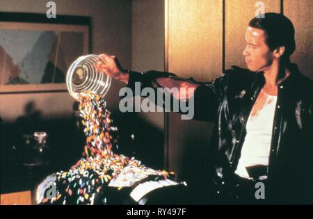 ARNOLD SCHWARZENEGGER, RAW DEAL, 1986 Stock Photo