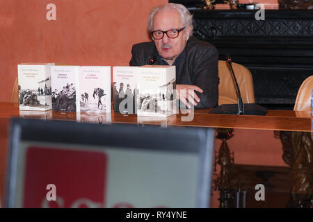 Javier Reverte seen speaking during  the reissue of the trilogy about the Civil War that ended more than a decade ago and consists of the books called 'Flags in the fog', 'The time of heroes' and 'Come to us your kingdom', in the one that runs the contest from its beginning until the 50 threading fiction and chronicle. Stock Photo