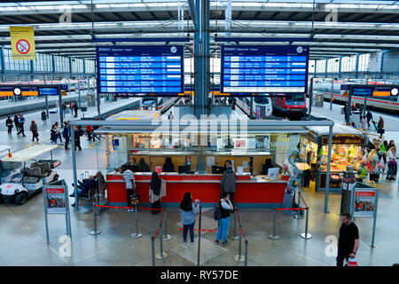 Haupthalle, Hauptbahnhof, Muenchen, Bayern, Deutschland Stock Photo