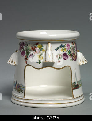 Food Warmer (Veilleuse) [Food Container], c. 1758- 1760. Meissen Porcelain  Factory (German), probably by Georg Christoph Lindemann (German).  Porcelain; overall: 23 x 18.2 x 19.6 cm (9 1/16 x 7 3/16 x 7 11/16 in Stock  Photo - Alamy