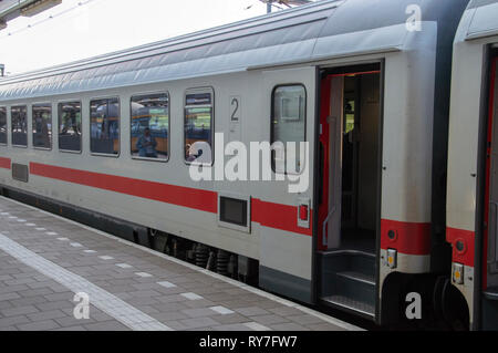 vasthouden schuur Foto Apeldoorn railway station hi-res stock photography and images - Alamy