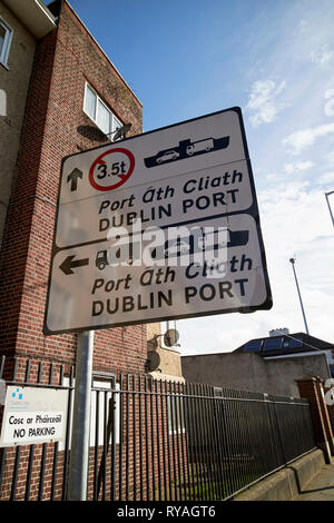 roadsigns directions to dublin port Dublin republic of Ireland Stock Photo