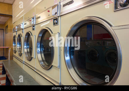 Household appliance hi-res stock photography and images - Alamy