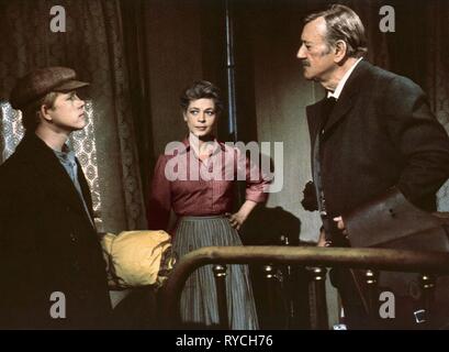 RON HOWARD, LAUREN BACALL, JOHN WAYNE, THE SHOOTIST, 1976 Stock Photo