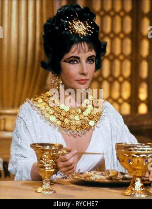 ELIZABETH TAYLOR, CLEOPATRA, 1963 Stock Photo