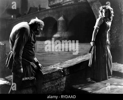 CHARLES LAUGHTON, MAUREEN O'HARA, THE HUNCHBACK OF NOTRE DAME, 1939 Stock Photo