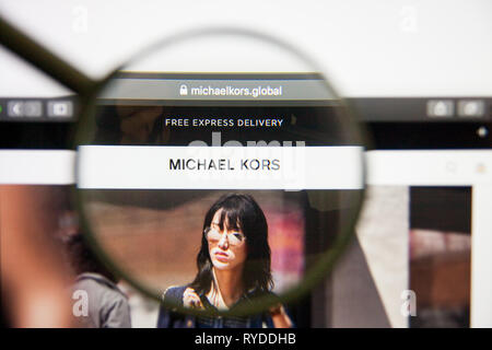Los Angeles, California, USA - 14 February 2019: Michael Kors Holdings website  homepage. Michael Kors Holdings logo visible on screen Stock Photo - Alamy