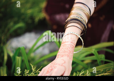 Traditional Mehndi Tattoo For A Teenage Girl Stock Photo - Download Image  Now - Art, Art And Craft, Artist - iStock