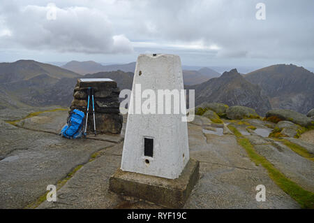 Views on summit of Goatfell towards Caisteal Abhail and Cir Mhor Stock Photo