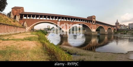 The 'Ponte Coperto' of Pavia over the river Ticino Stock Photo
