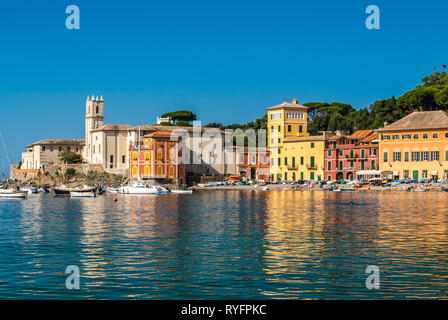 The beach of the 'Baia del Silenzio' in Sestri Levante during the summer Stock Photo