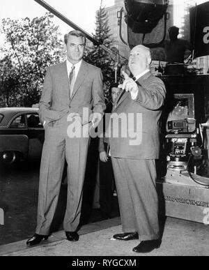 CARY GRANT, ALFRED HITCHCOCK, NORTH BY NORTHWEST, 1959 Stock Photo