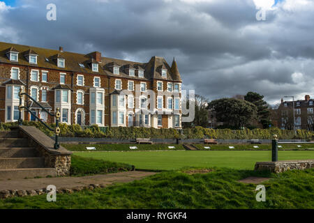 Cliff Parade bowling green and terrace of houses at Hunstanton, Norfolk Stock Photo