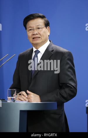 Berlin, Germany. 13th Mar, 2019. Berlin, Germany, March 13th 2019, Prime Minister Thongloun Sisoulith at the press conference in the Chancellery. Chancellor Angela Merkel receives the Prime Minister of the Democratic People's Republic of Laos, Thongloun Sisoulith in the Chancellery. Credit: Simone Kuhlmey/Pacific Press/Alamy Live News Stock Photo