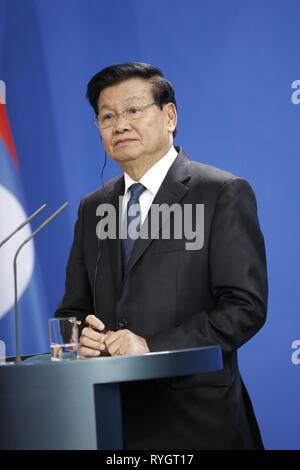 Berlin, Germany. 13th Mar, 2019. Berlin, Germany, March 13th 2019, Prime Minister Thongloun Sisoulith at the press conference in the Chancellery. Chancellor Angela Merkel receives the Prime Minister of the Democratic People's Republic of Laos, Thongloun Sisoulith in the Chancellery. Credit: Simone Kuhlmey/Pacific Press/Alamy Live News Stock Photo