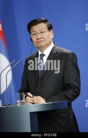 Berlin, Germany. 13th Mar, 2019. Berlin, Germany, March 13th 2019, Prime Minister Thongloun Sisoulith at the press conference in the Chancellery. Chancellor Angela Merkel receives the Prime Minister of the Democratic People's Republic of Laos, Thongloun Sisoulith in the Chancellery. Credit: Simone Kuhlmey/Pacific Press/Alamy Live News Stock Photo