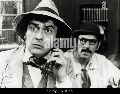 DUDLEY MOORE, PETER COOK, THE HOUND OF THE BASKERVILLES, 1978 Stock Photo