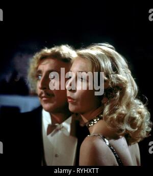 GENE WILDER, TERI GARR, YOUNG FRANKENSTEIN, 1974 Stock Photo