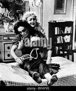 JOAN CRAWFORD, BETTE DAVIS, WHAT EVER HAPPENED TO BABY JANE?, 1962 Stock Photo