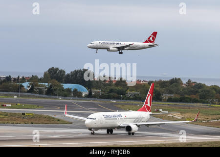 ISTANBUL, TURKEY - SEPTEMBER 30, 2018: Turkish Airlines Airbus A320-232 (CN 2522) landing to Istanbul Ataturk Airport. THY is the flag carrier of Turk Stock Photo