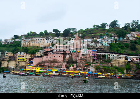 OMKARESHWAR, MADHYA PRADESH, INDIA, August 2018, Tourist and devotees at Shri Omkar Mandhata Temple on banks of river Narmada Stock Photo