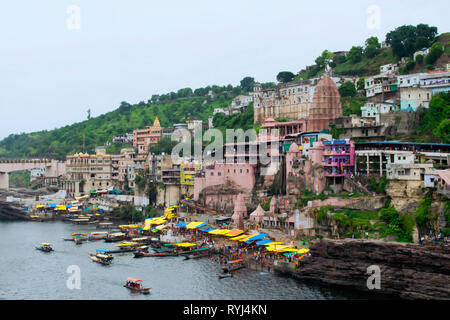 OMKARESHWAR, MADHYA PRADESH, INDIA, August 2018, Tourist and devotees at Shri Omkar Mandhata Temple, Lord Shiva's Siddhnath temple Stock Photo