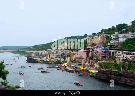 OMKARESHWAR, MADHYA PRADESH, INDIA, August 2018, Tourist and devotees at Shri Omkar Mandhata Temple, Lord Shiva's Siddhnath temple Stock Photo