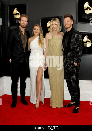 Brian Kelley and wife Brittney-Marie Cole Kelley arrive on the red ...