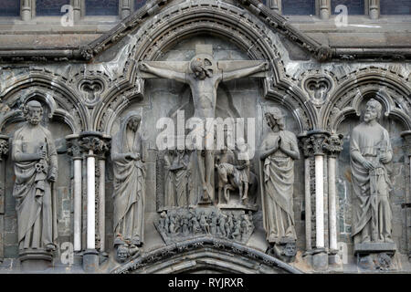 Nidaros Cathedral.  Jesus Christ. The crucifixion.  West front.  Trondheim. Norway. Stock Photo