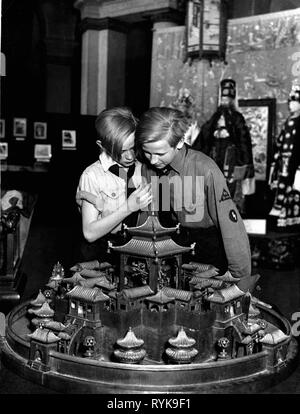 Nazism / National Socialism, organisations, Hitler Youth (HJ), Jungvolk (German Youngsters in the Hitler Youth), district East Berlin, museum tour, Berlin, Germany, 1930s, Additional-Rights-Clearance-Info-Not-Available Stock Photo