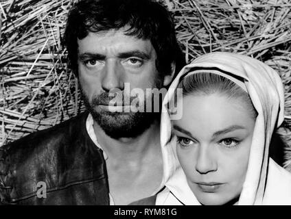 MONTAND,SIGNORET, THE WITCHES OF SALEM, 1957 Stock Photo