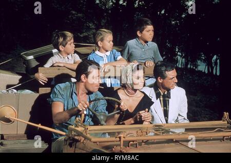 PETERSON,GIBSON,HERBERT,LOREN,GRANT, HOUSEBOAT, 1958 Stock Photo