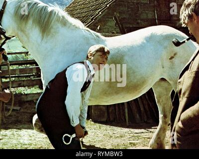 SIMON WARD, ALL CREATURES GREAT AND SMALL, 1975 Stock Photo