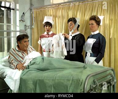 HOWERD,HARRIS,JACQUES,JAGO, CARRY ON DOCTOR, 1967 Stock Photo