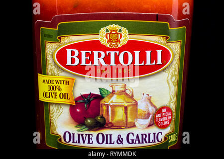ST. PAUL, MN/USA - MARCH 7, 2019: Bertolli Olive Oil and Garlic marinara sauce and trademark logo. Bertolli is a brand of Italian food products. Stock Photo